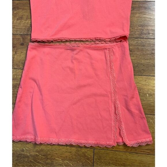 BRAND NEW - Current Mood by DollsKill Women’s M Two-Piece Mini Skirt & Cropped T - Picture 3 of 8